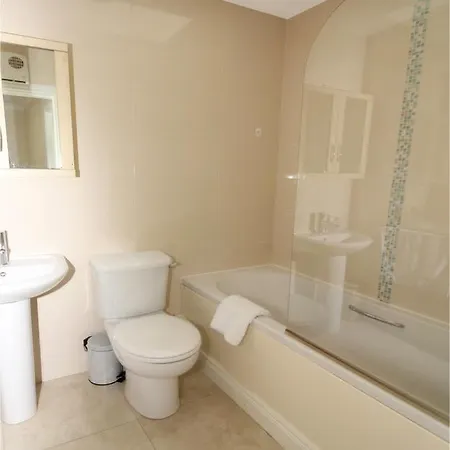 West End 3 Bedroom Bedroom With Parking Apartment